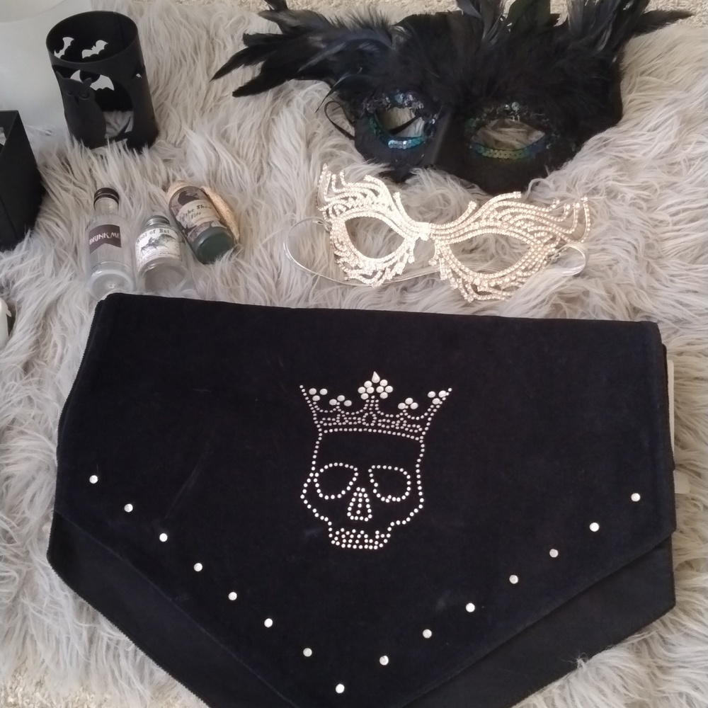 Halloween Decor And Masks